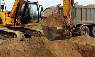 Выкопать яму экскаватором в Бугуруслане от 930 руб. - 2Землекопа-Бгр